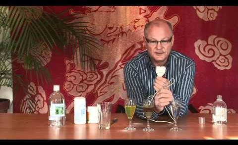 Experiment mit Basenwasser und Basenpulver